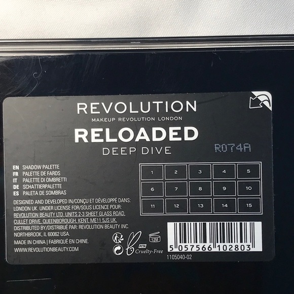 Revolution Blue and Green Eyeshadow Palette Oceanic Hues - Picture 2 of 5